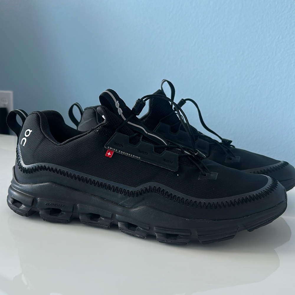 On Cloudway Sneaker worn twice like new